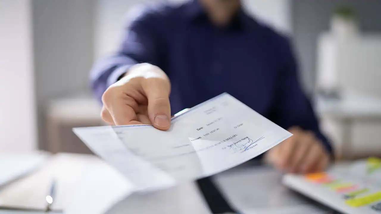 Ayr Wellness Sells Assets in Foreclosure, Restructures Amid Debt Crisis