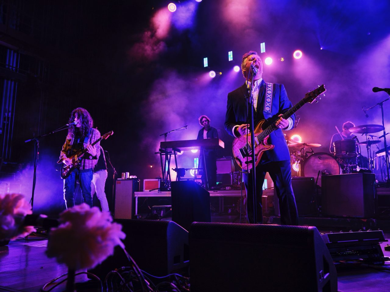 Isaac Brock พูดคุยเกี่ยวกับอัลบั้มใหม่ของ Modest Mouse และประสบการณ์จิตประสาท