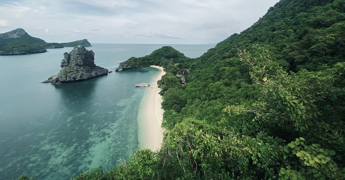 รองปลัดกระทรวงมหาดไทยโพลาปิ สุวรรณชวี พบปะชุมชนเกาะสมุย