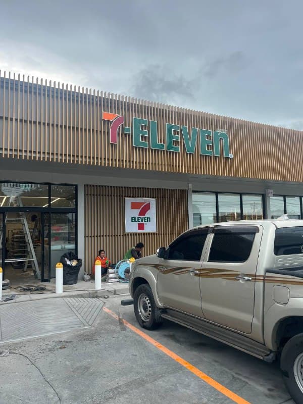 New Premium 7-11 Store Opening Soon on Koh Samui with Stylish Designs
