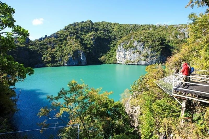 Discover the Emerald Lagoon in Ang Thong Marine Park near Koh Samui